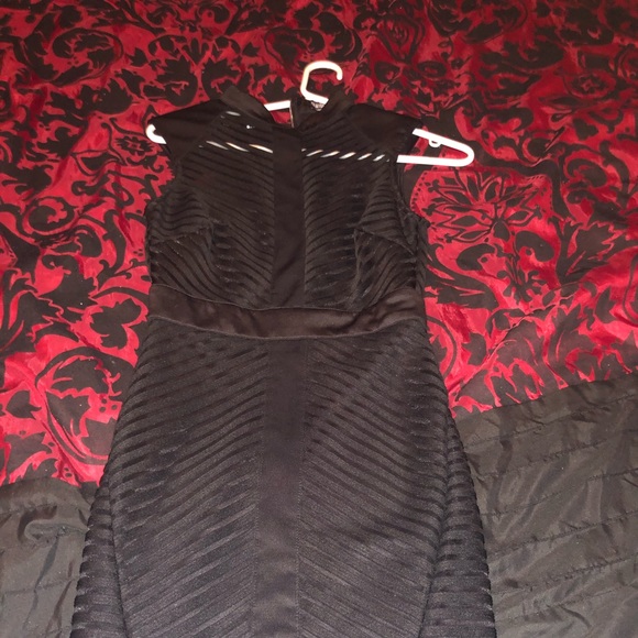 Party Dresses - Picture 3 of 8